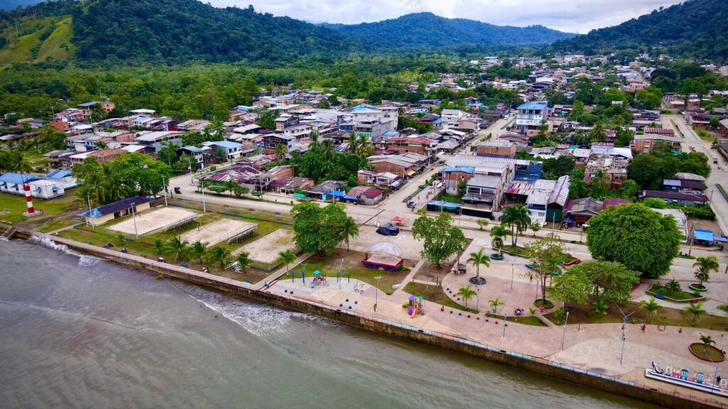 Costa de Bahía Solano, en el Chocó, territorio donde el Semillero Propágulos realiza sus investigaciones de ciencia ciudadana