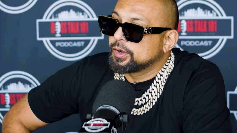 El cantante jamaicano Sean Paul actuando en un escenario durante un concierto