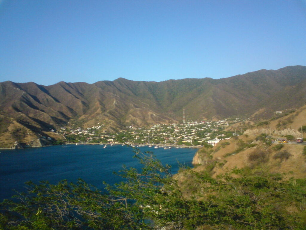 Vista de la bahía de Taganga, el histórico pueblo de pescadores al norte de Santa Marta, escogido como primer Distrito de Innovación Azul