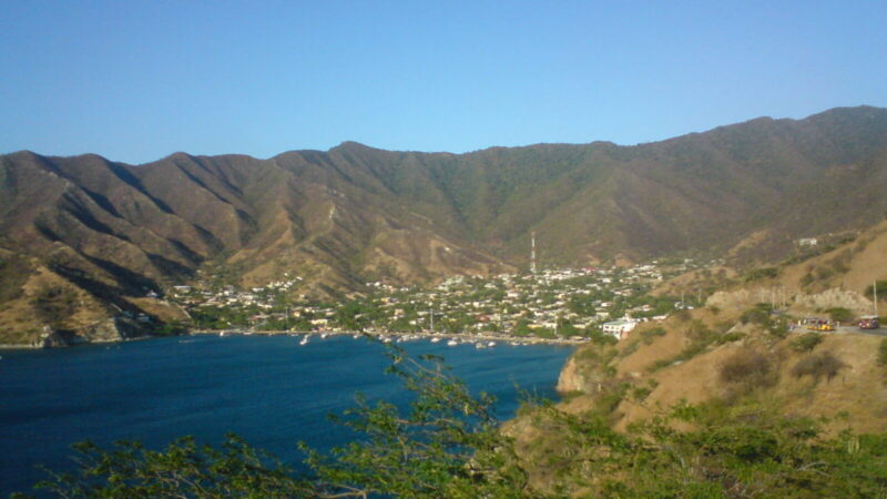 Vista de la bahía de Taganga, el histórico pueblo de pescadores al norte de Santa Marta, escogido como primer Distrito de Innovación Azul