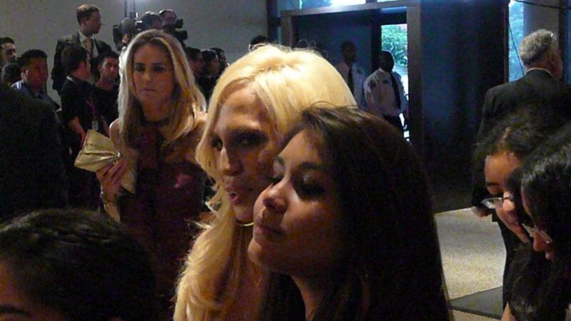 La diseñadora italiana Donatella Versace durante un evento relacionado con la industria de la moda, en el marco de su anuncio de nueva marca.