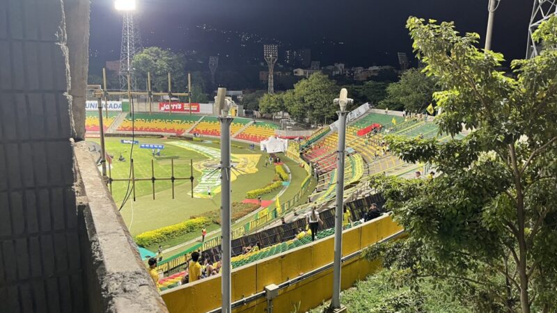 Gradas del estadio Américo Montanini durante un partido de la Liga BetPlay entre Bucaramanga y Medellín