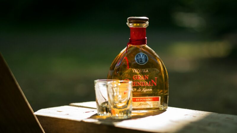 Botella de Aguardiente Amarillo de Manzanares, producto de la Industria Licorera de Caldas que obtuvo el Gran Effie en Colombia
