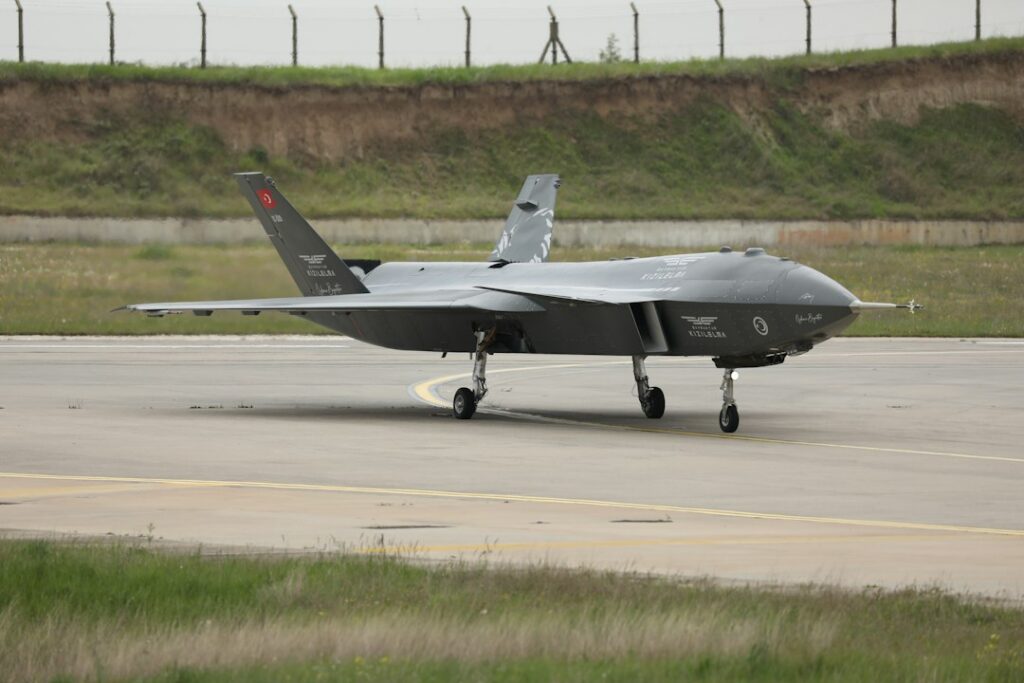 Un drone MQ-9 en vuelo, aeronave no tripulada usada por Estados Unidos en misiones de vigilancia militar.