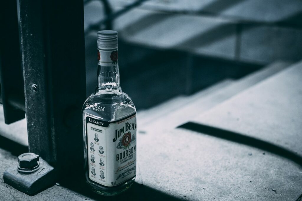 Botella de Aguardiente Amarillo de Manzanares, marca ganadora del Gran Effie 2026 en Colombia
