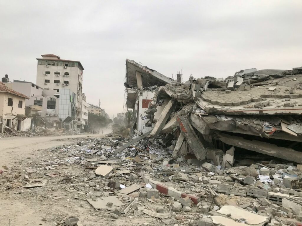 Viviendas con daños visibles tras el terremoto en una zona afectada de Colombia