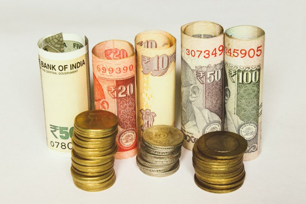 Billetes de dólar, la divisa que cerró la jornada del martes en $3.203 en Colombia