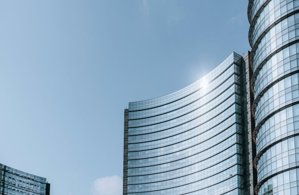 Torre corporativa moderna de una gran porción del portafolio inmobiliario que incorporará Pei
