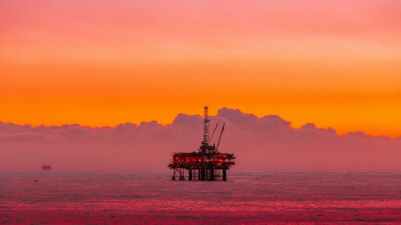 Instalación de la industria de petróleo y gas, en referencia a las propuestas de Acipet sobre exploración y producción de hidrocarburos