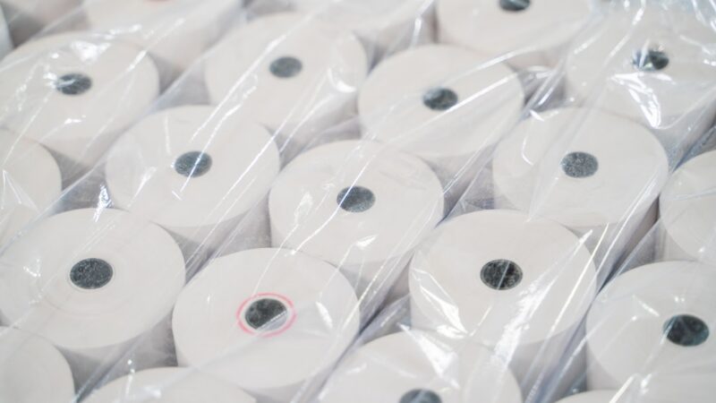 Instalaciones industriales con maquinaria para la producción de papel y materiales de corrugado