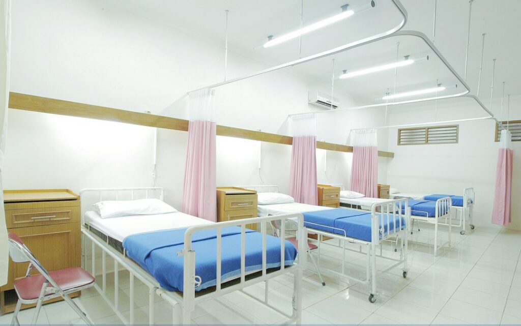 Imagen referente del sistema de salud colombiano, cuya financiación por afiliado depende de la UPC de 2027.