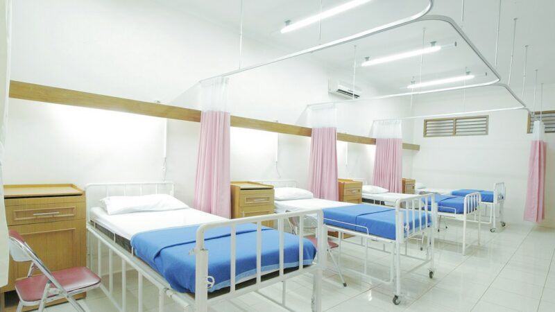 Imagen referente del sistema de salud colombiano, cuya financiación por afiliado depende de la UPC de 2027.