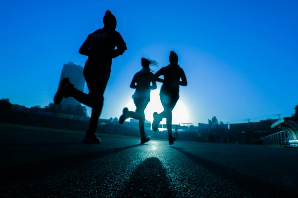 Corredores durante una competencia en ruta; la Media Maratón de Cundinamarca 2026 se correrá en Anapoima.