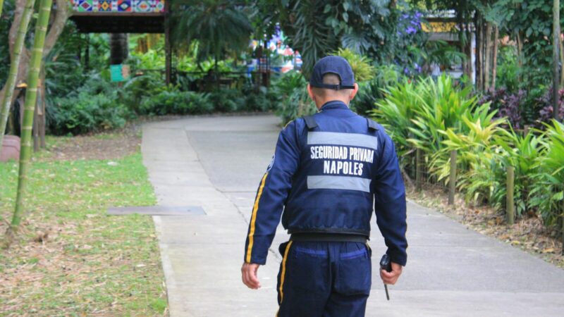 Militares durante un operativo de seguridad en Colombia, como representación de las acciones contra grupos armados