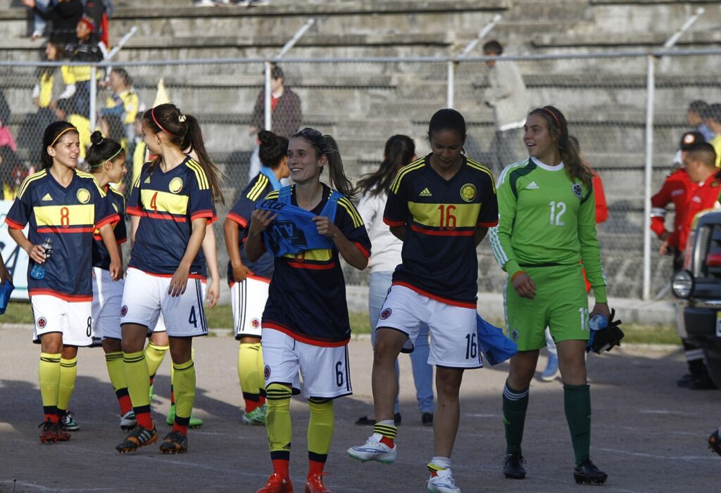 Acción de juego del partido entre Colombia e Italia por el tercer puesto del Mundial Femenino Sub-20