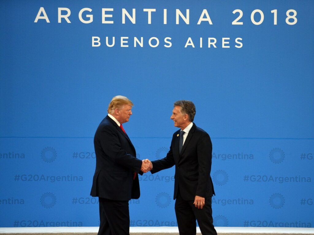 Instalación industrial asociada con la producción y distribución de diésel