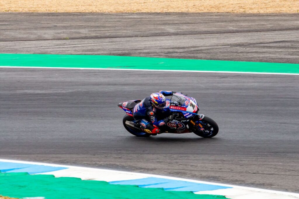 David Alonso durante una competencia de Moto2, la categoría en la que consiguió su cuarto podio de la temporada en el Gran Premio de Austria.