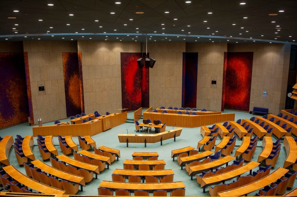 Salón de la Asamblea General de las Naciones Unidas durante una sesión internacional
