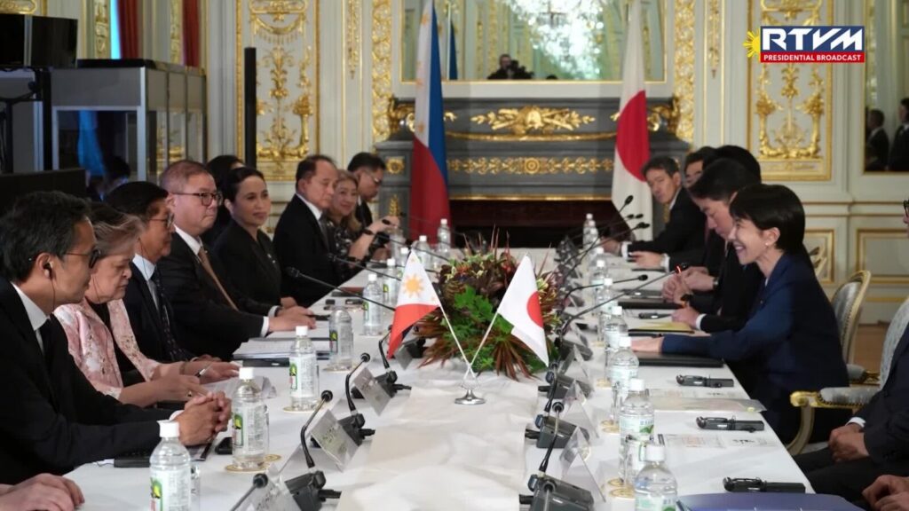 La primera ministra de Japón, Sanae Takaichi, durante una reunión de alto nivel con el presidente de Estados Unidos, Donald Trump