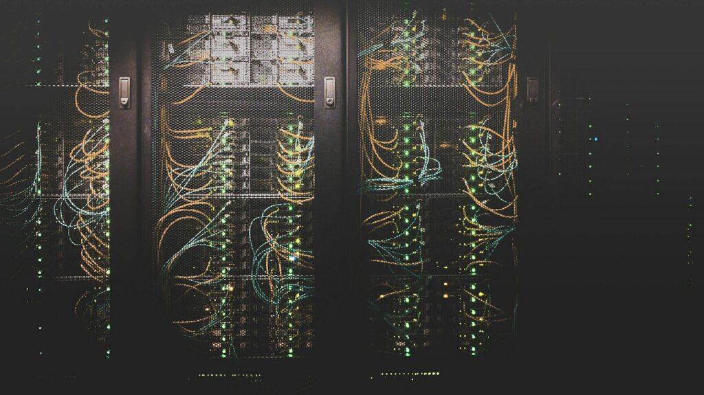 Centro de datos con servidores e infraestructura tecnológica para servicios de inteligencia artificial