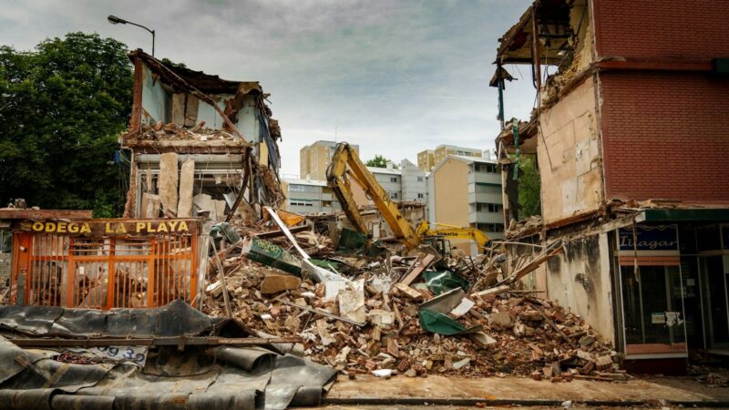 Documentos de seguros y evaluación de daños asociados a una emergencia natural