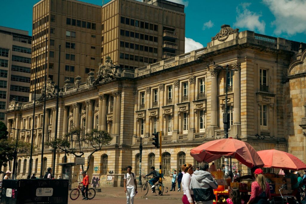 Edificios y zona empresarial de Bogotá como representación de la actividad económica de la capital