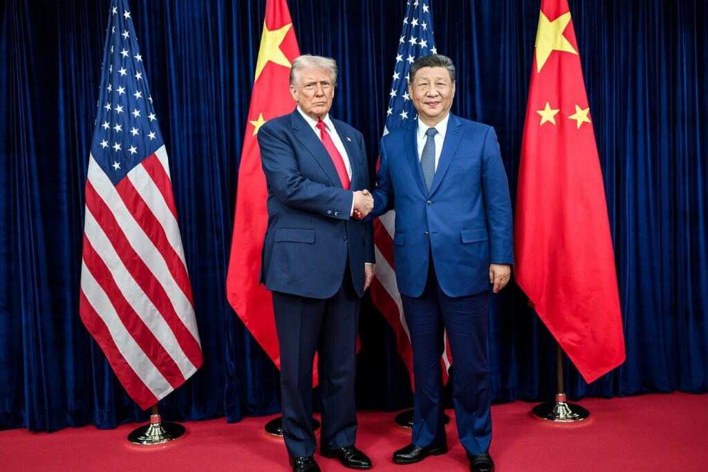 Los presidentes Donald Trump y Xi Jinping durante su reunión a puerta cerrada en la Casa Blanca