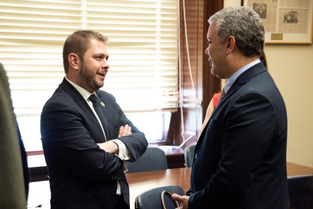 Iván Duque, expresidente de Colombia, durante un evento internacional
