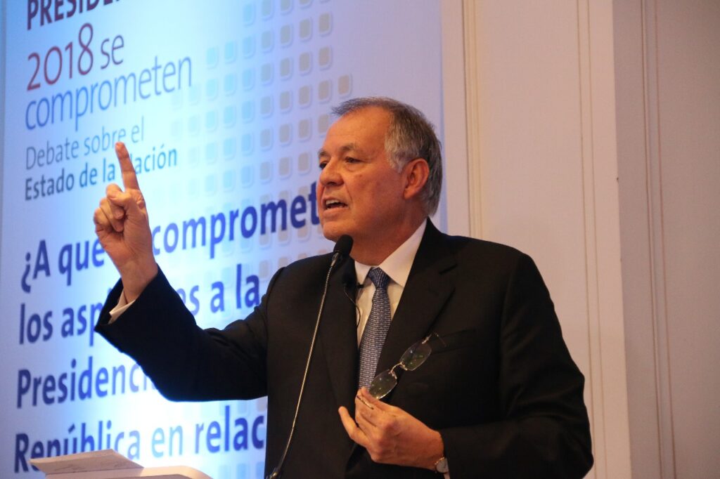 Alejandro Ordóñez durante una actividad pública relacionada con la política colombiana