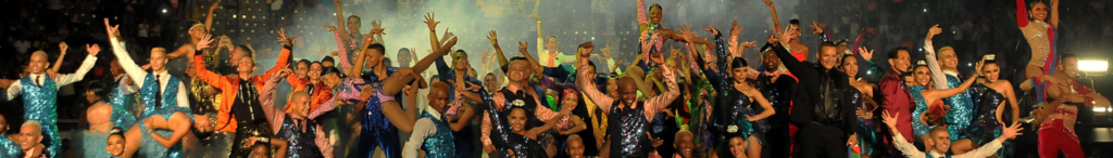 Actividad cultural y artística en un espacio público de Cali