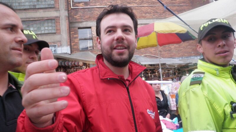 Edificios residenciales en Bogotá relacionados con el desarrollo de vivienda urbana