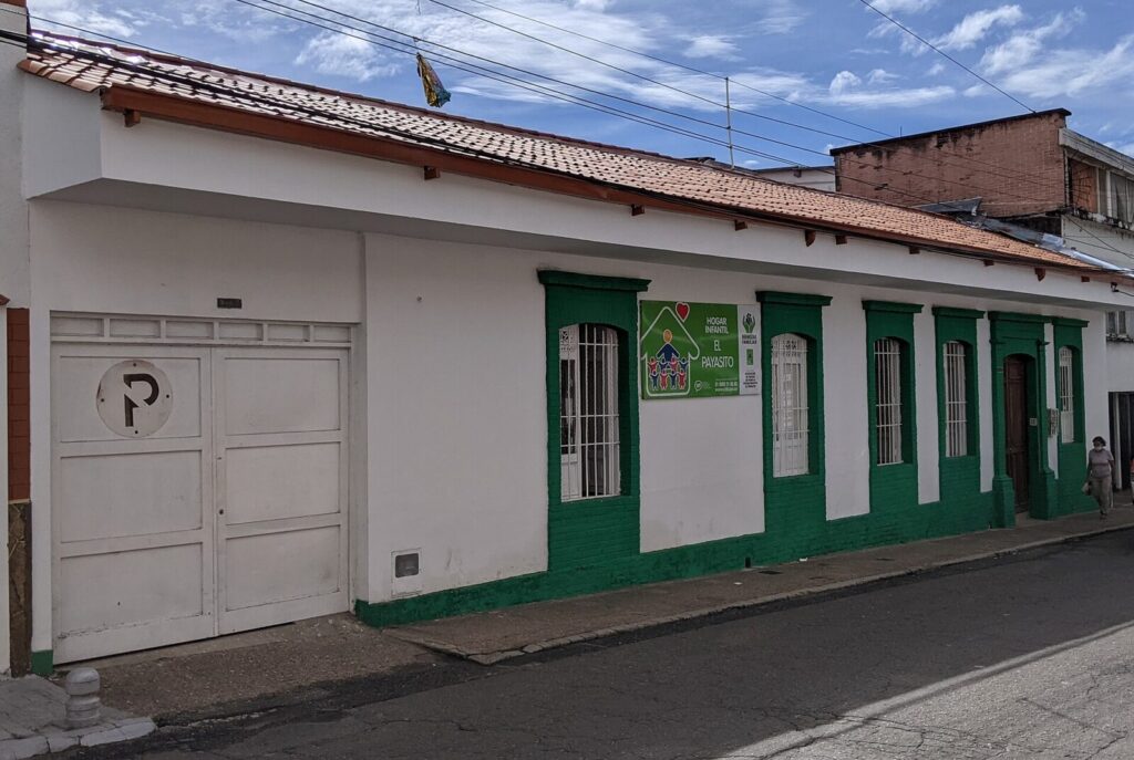 Pasajeros reciben productos gastronómicos del Tolima durante un vuelo entre Bogotá e Ibagué