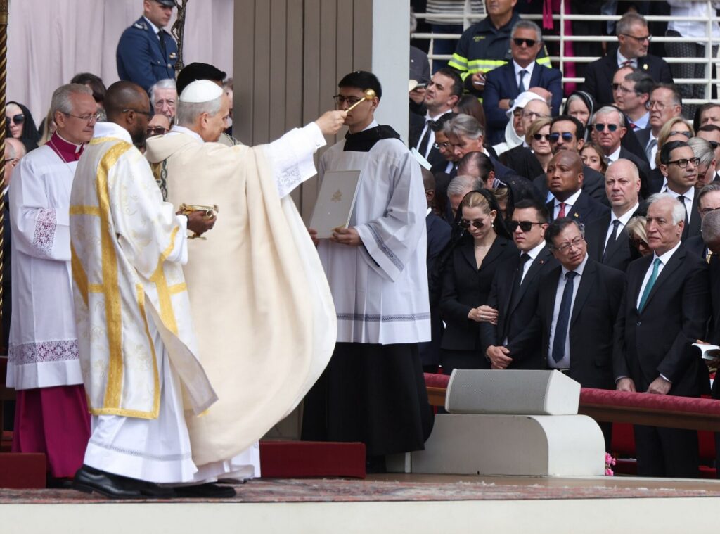 El papa León XIV participa en un encuentro con artistas y representantes de la cultura en el Vaticano