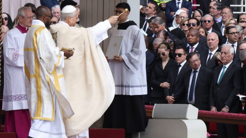 El papa León XIV participa en un encuentro con artistas y representantes de la cultura en el Vaticano