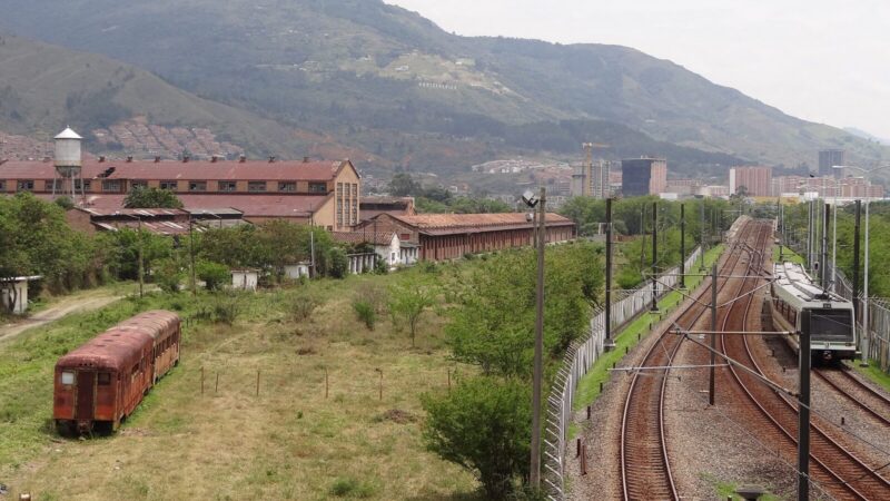 Infraestructura de transporte y desarrollo urbano en una ciudad colombiana