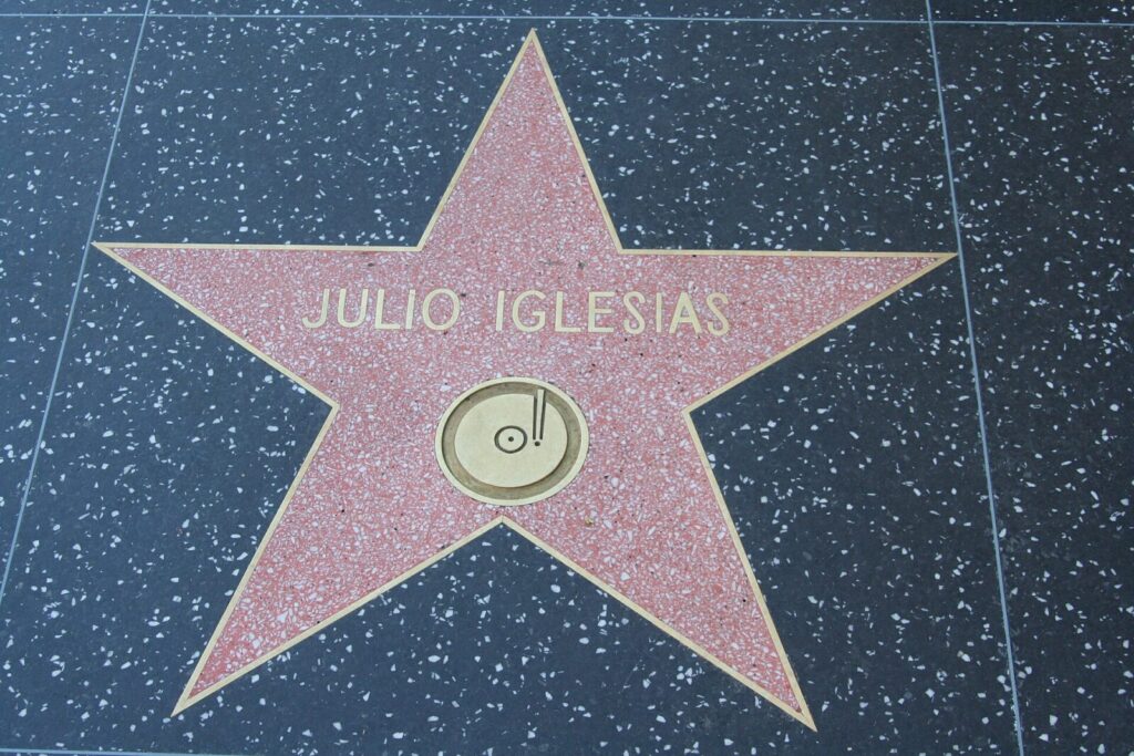 Julio Iglesias durante una conversación sobre su carrera musical y sus prioridades personales