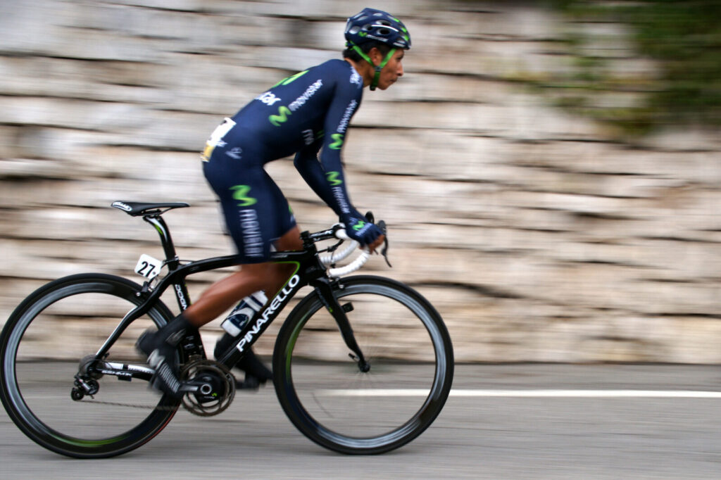 Ciclistas reunidos en la largada del Gran Fondo Nairo Fest, evento en honor a la trayectoria de Nairo Quintana.