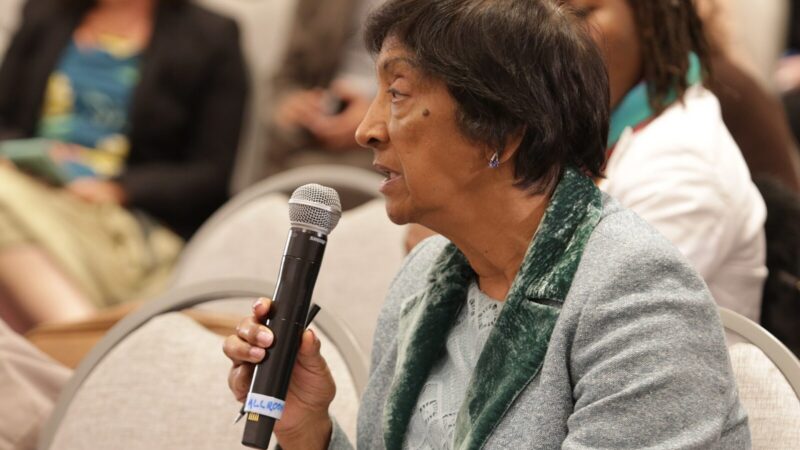 Navi Pillay durante un acto oficial, en una imagen relacionada con su trayectoria jurídica.