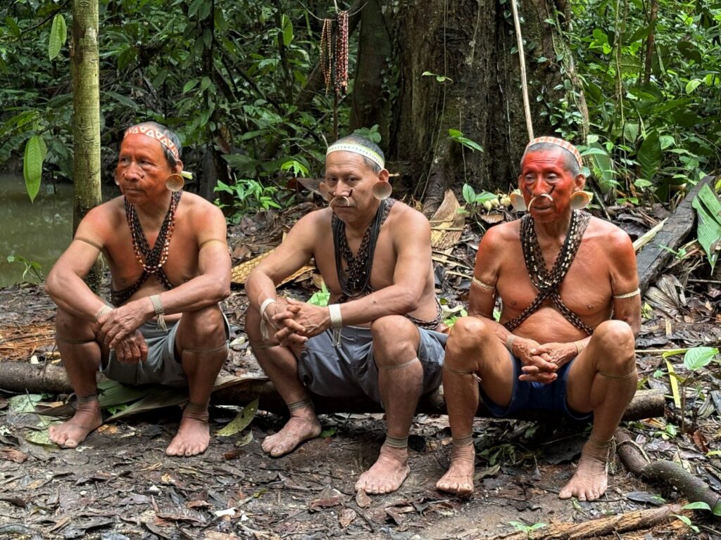 Comunidad indígena en un territorio de selva amazónica