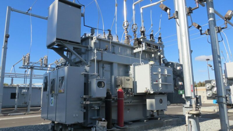 Sistema de baterías utilizado para almacenar electricidad y respaldar la red energética