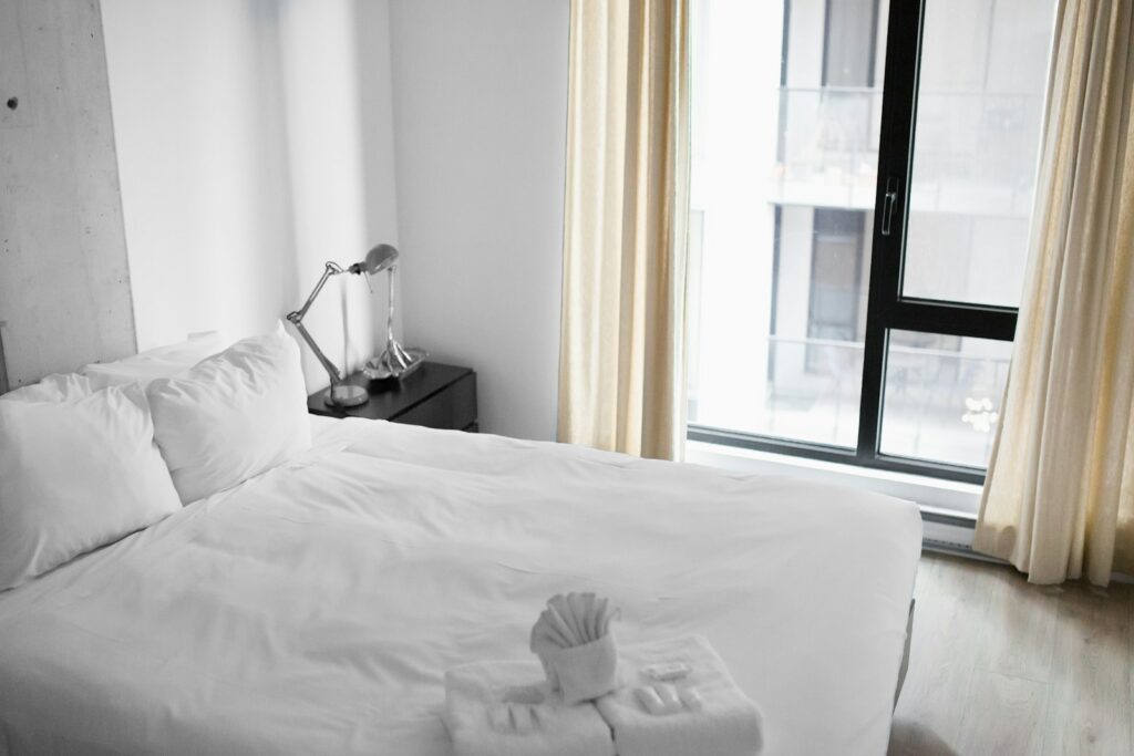 Habitación de hotel como representación de la actividad de alojamiento y turismo