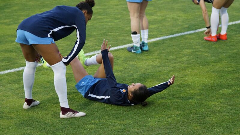 Futbolista colombiana durante un partido de la selección femenina