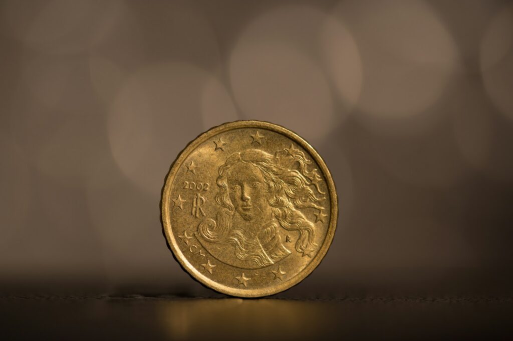 Paquetes de compras en línea preparados para ser enviados mediante comercio internacional