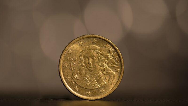 Paquetes de compras en línea preparados para ser enviados mediante comercio internacional
