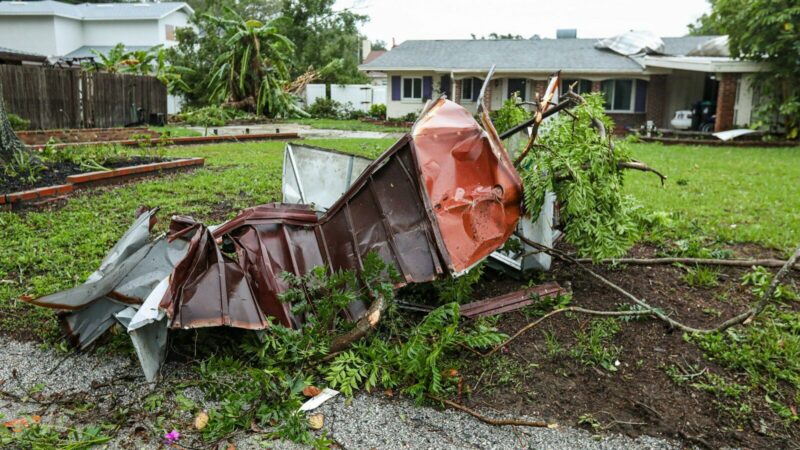 Viviendas afectadas por un terremoto durante una inspección de daños