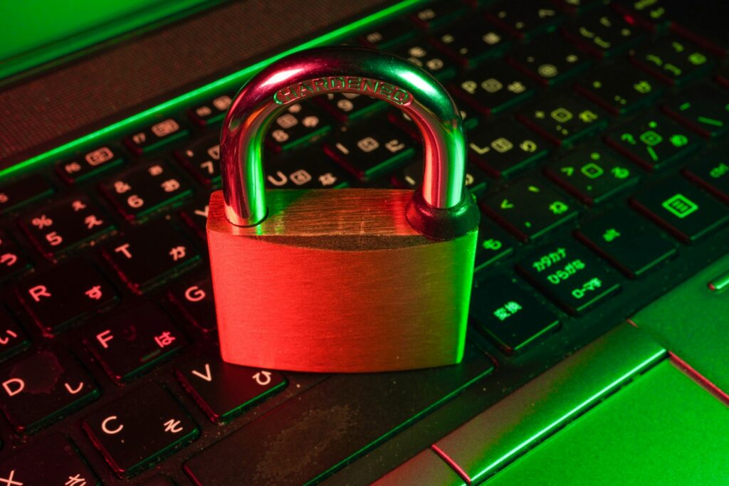 Código informático asociado con sistemas de criptografía y seguridad digital