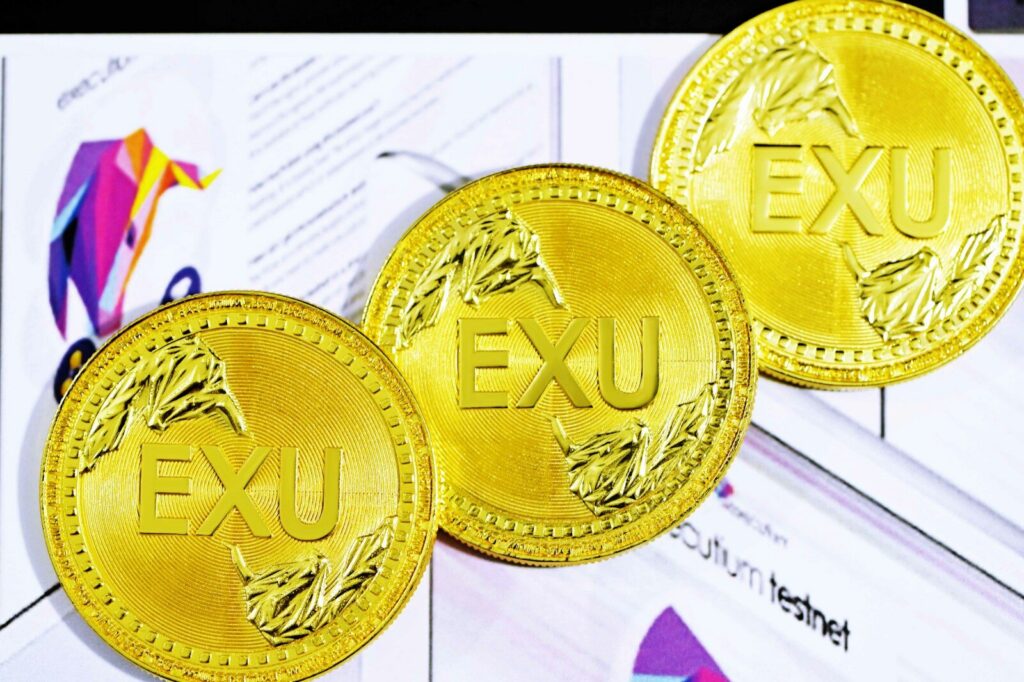 Medalla y diploma asociados a un premio internacional de economía