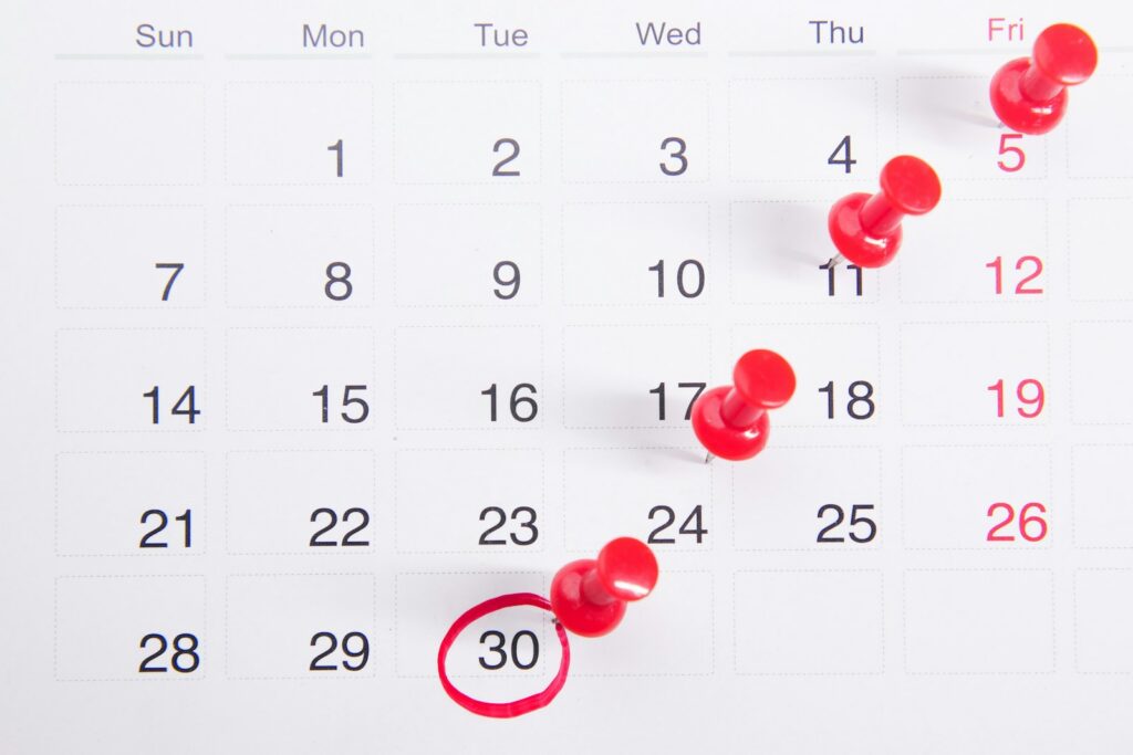 Calendario que representa la fecha martes 13 y las creencias asociadas con la superstición