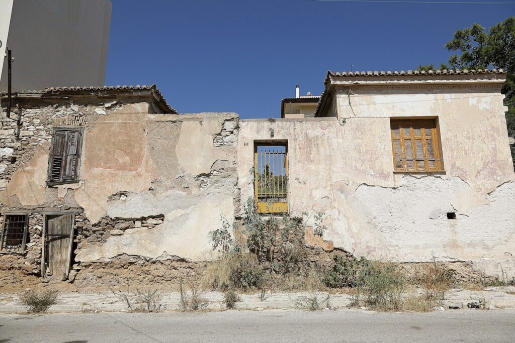 Obras de reconstrucción en una zona afectada por un terremoto