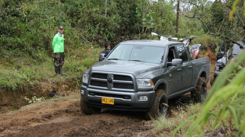 Vía rural de Suesca, Cundinamarca, en una imagen conceptual sobre una investigación criminal